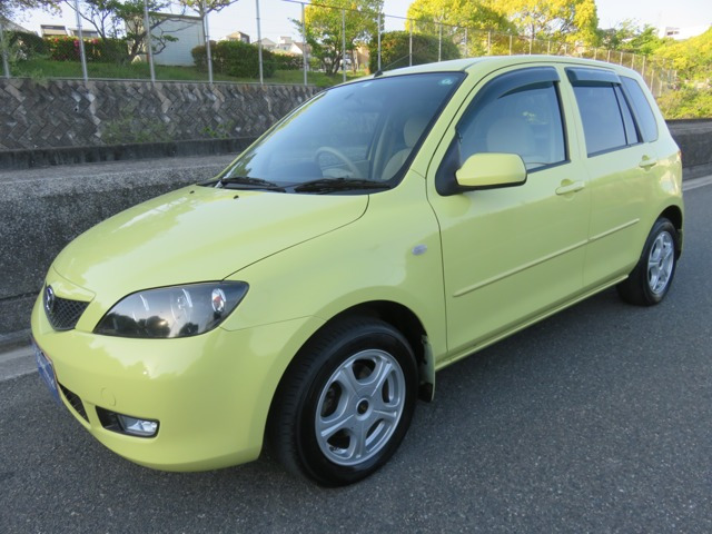 デミオ（マツダ）1.3 コージー e-4WD 中古車画像