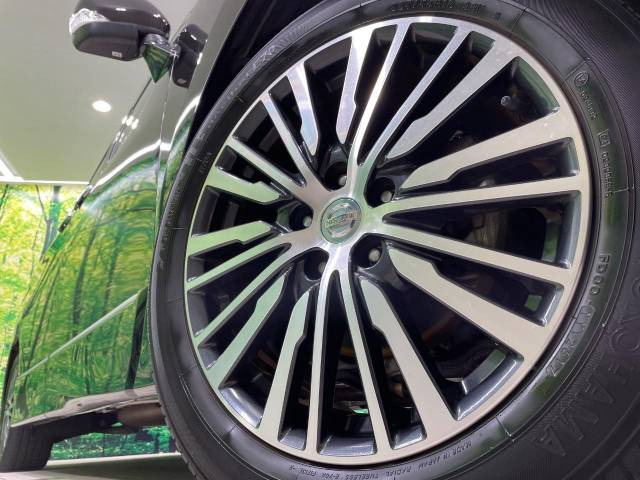 �y����18�C���`�A���~�z�C�[���z�O�ςɃ}�b�`���������A���~�z�C�[���𑕒����Ă���܂��B�e��ЊO�A���~�z�C�[����A�X�^�b�h���X�^�C�����戵�����Ă���܂��B���񂲑��k����������