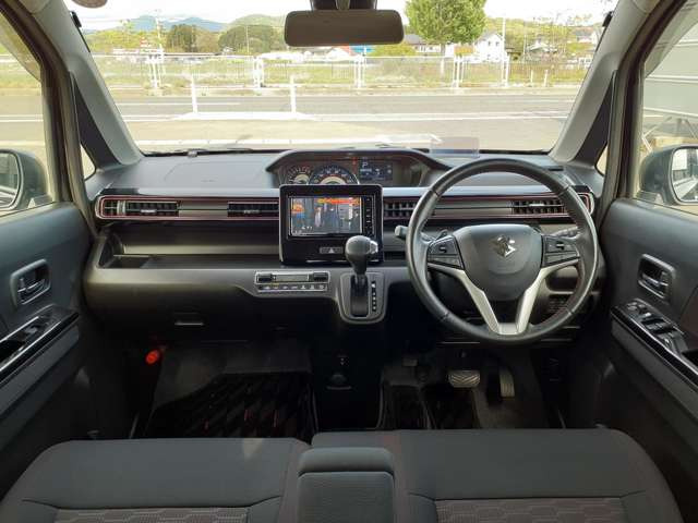 自動車保険も取り扱っておりますので当社にて一括でお車の手続きができます!是非お任せ下さい!