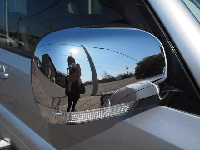 な、なんと只今、当店でご成約のお客様に『夏冬ワイパーブレード』をプレゼント!水はけの悪いワイパーでの視界不良は運転の妨げになり大変危険です!『カーセンサーを見た』とスタッフまでお伝え下さい☆