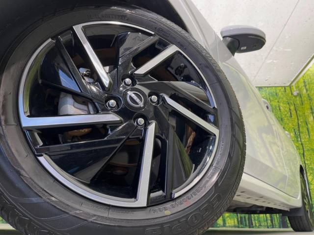 �y����16�C���`�A���~�z�C�[���z�O�ςɃ}�b�`���������A���~�z�C�[���𑕒����Ă���܂��B�e��ЊO�A���~�z�C�[����A�X�^�b�h���X�^�C�����戵�����Ă���܂��B���񂲑��k����������