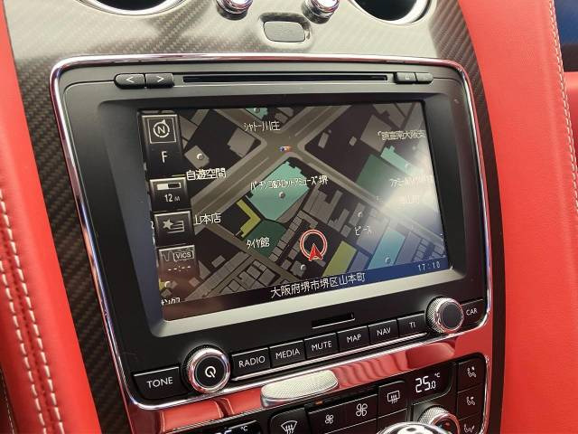 気になる箇所や、画像のリクエストなどお気軽にオートステージ堺のプレミアムカー専門スタッフにお問い合わせください。TEL:072-224-4908