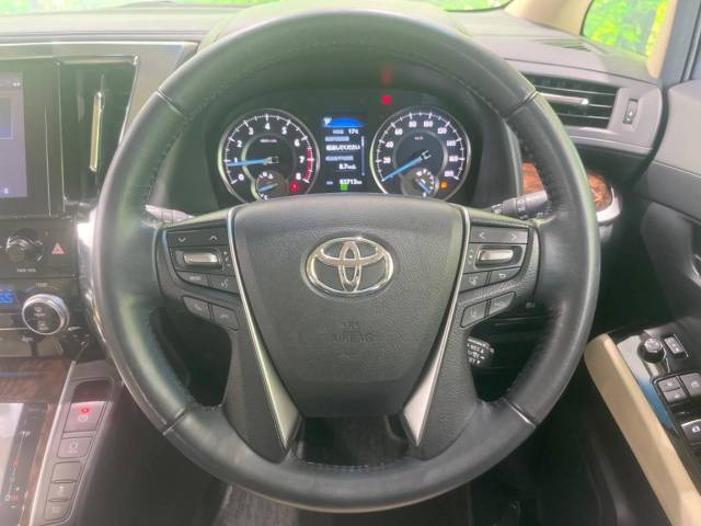 �y�����v�����X�e�A�����O�z�㎿�Ȋv���g�p���邱�ƂŁA��ɂ����������݂ƂĂ��^�]���₷���n���h���ł���