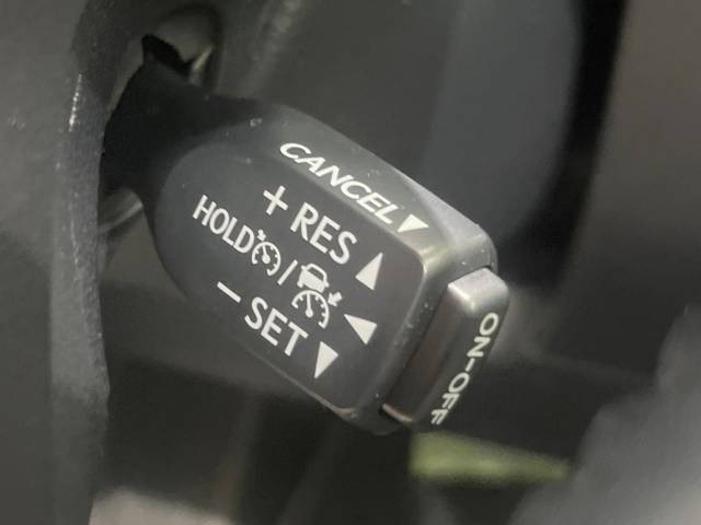 �y�N���[�Y�R���g���[���z�������H�����N���N���s�B�A�N�Z���𗣂��Ă���葬�x�ő��s���ł��A�������^�]���̕��S���y��!�����E�������ȒP�ȃX�C�b�`����Œ����ł��܂��B