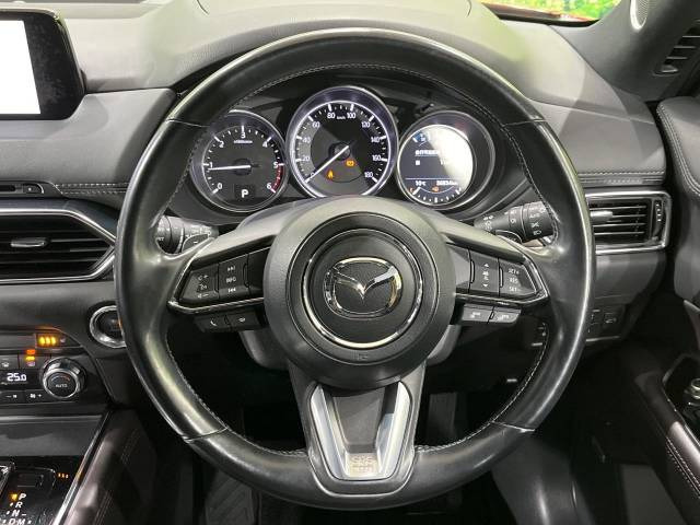 �y�����v�����X�e�A�����O�z�㎿�Ȋv���g�p���邱�ƂŁA��ɂ����������݂ƂĂ��^�]���₷���n���h���ł���