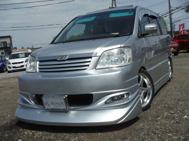 当店は年中無休となっております。営業時間は10:00〜19:00です。