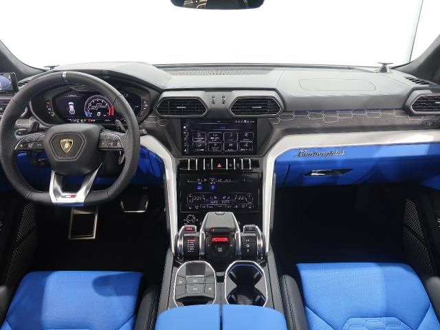 人気のオプションなどが多く装備されている車内です。気になるポイントなどもお気軽にお問い合わせください。お問い合わせはTEL:043-301-4980