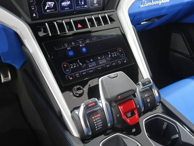 気になる箇所や、画像のリクエストなどお気軽にオートステージ幕張のプレミアムカー専門スタッフにお問い合わせください。TEL:043-301-4980