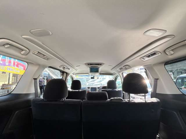 ���X�܂œ��ЃX�^�b�t���S�����߂Ĕ��������e�i���X�v���܂�!