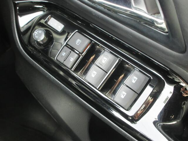 �p���[�E�B���h�E�͑S�ẴX�C�b�`�ɃI�[�g�@�\����������Ă���܂��B�E�B���h�E���b�N����������Ă���̂ŁA���q�l�ƈꏏ�̎������S�ł��ˁB