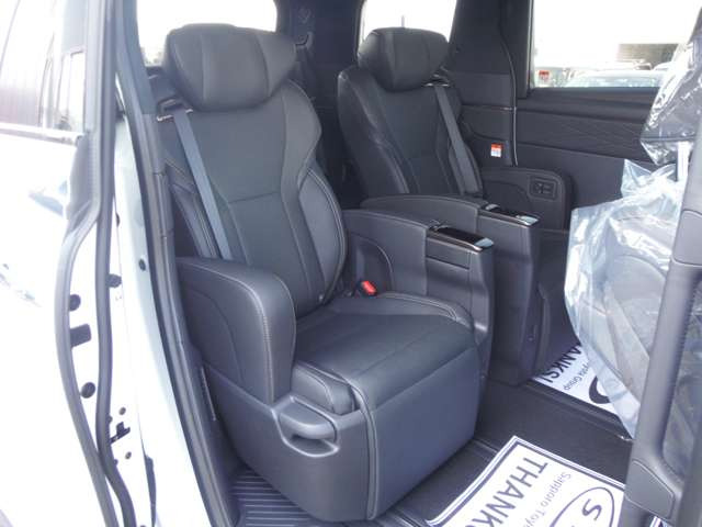 実際に見ていただければこの車の良さが伝わるかと思いますので、ぜひ一度ご来店ください!