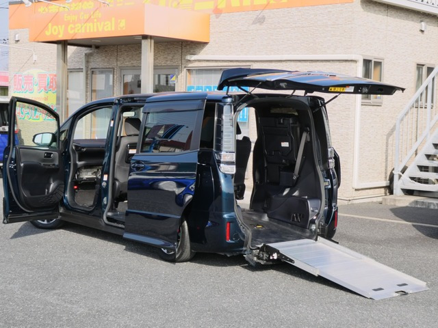 ヴォクシー2.0 ZS ウェルキャブ スロープタイプI 車いす1脚仕様