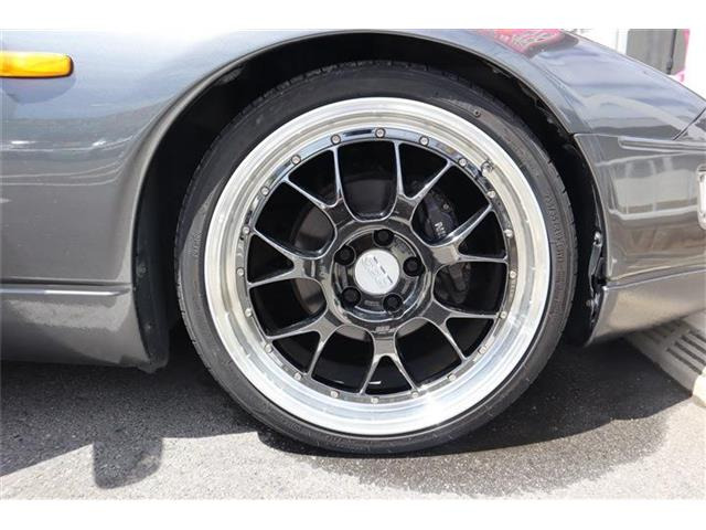 �O�iBBS(F:LM300 R:LM301)19�C���`AW�ł��B�^�C���͑O��4���R�A��낪5���R���炢����܂��B