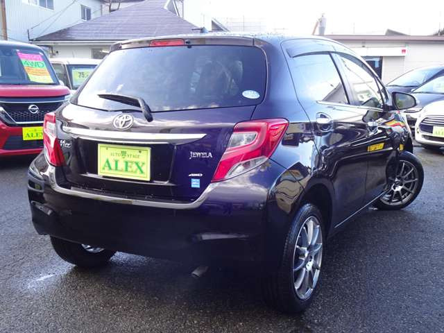 ヴィッツ1.3 ジュエラ 4WD