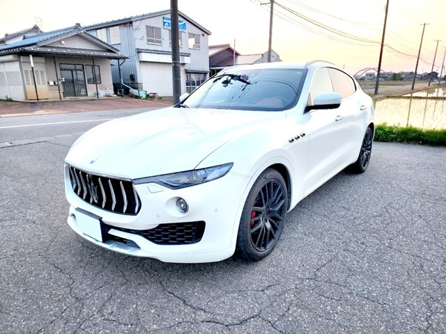 レヴァンテ3.0 4WD