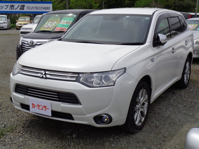 アウトランダーPHEV2.0 G ナビパッケージ 4WD