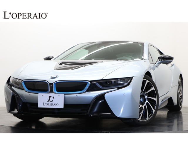 i8(BMW) ベースモデル　左ハンドル CARPOインテリア 20インチAW 中古車画像