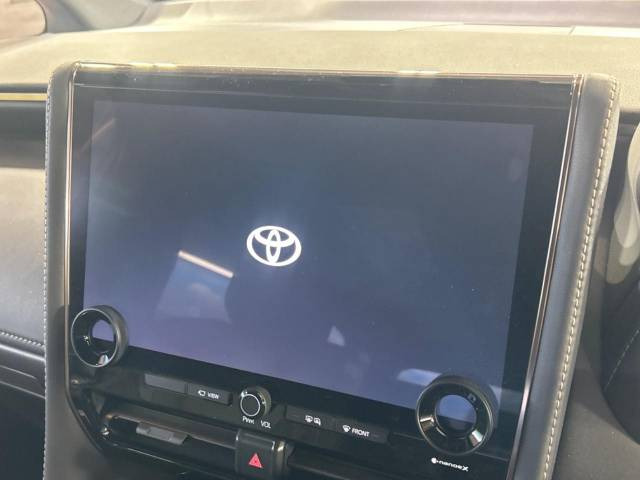 【14インチディスプレイオーディオ】画面内にオーディオ操作はもちろん、空調の調整機能なども盛り込んだ多機能なディスプレイオーディオです!スマートフォン連携はもちろん、車載ナビもお使いいただけます♪