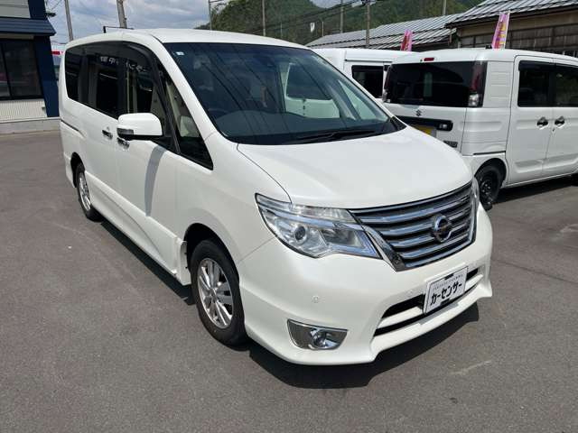 セレナ2.0 ハイウェイスター Vセレクション+Safety 4WD