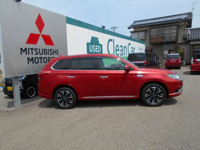 アウトランダーPHEV2.0 G プレミアムパッケージ 4WD