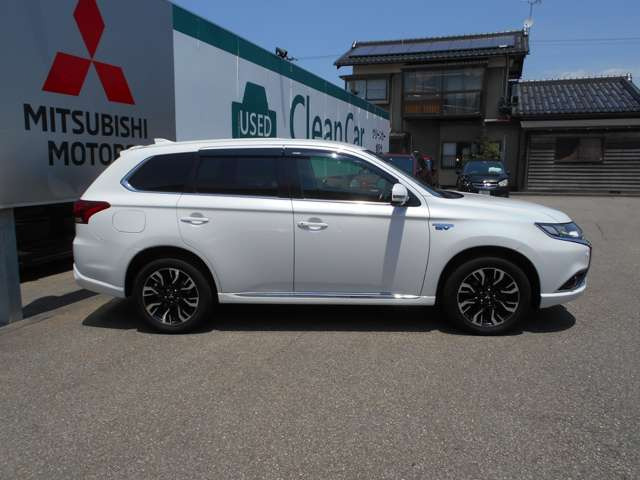 アウトランダーPHEV2.0 G セイフティパッケージ 4WD