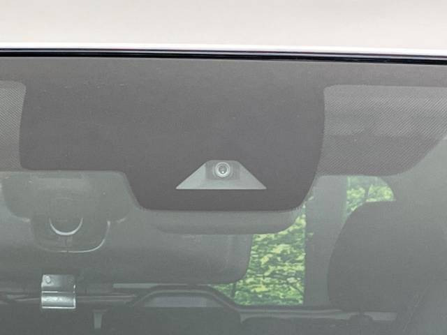 �y�C���e���W�F���g�G�}�[�W�F���V�[�u���[�L�z�t�����g�J�����őO���̎ԗ�����s�҂����m�B�Փ˂������Ȏ��͏Փ˔�Q�y���u���[�L���쓮�A�Փˉ�����T�|�[�g�B�����S�Ƀh���C�u�����y���݂��������܂��B