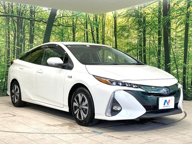 大好評のボディコーティング「弾スプラッシュコート」もご納車までに施工可能。通常のガラスコートと異なる、耐久年数6年の無機質ガラスコーティングが、ボディをキレイな状態に保ってくれます。