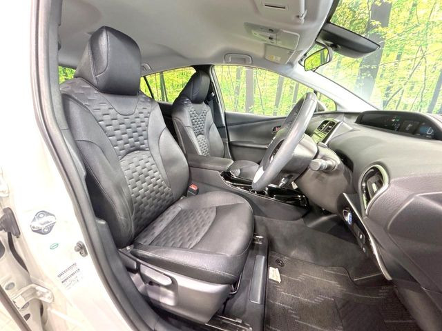 運転席シート廻りは使用感も少なく、良好な状態となっています。丁寧に使われていたことがよくわかりますね。