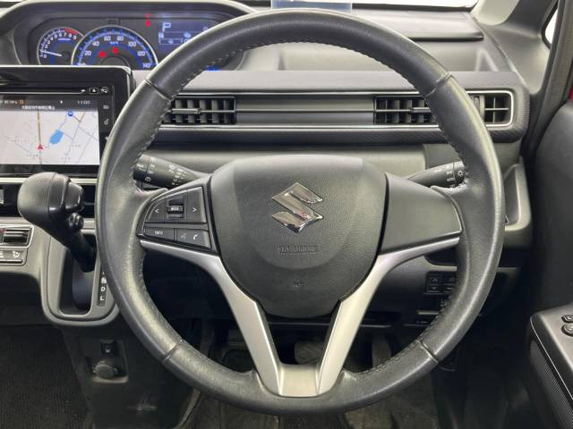 �y�����v�����X�e�A�����O�z�㎿�Ȋv���g�p���邱�ƂŁA��ɂ����������݂ƂĂ��^�]���₷���n���h���ł���