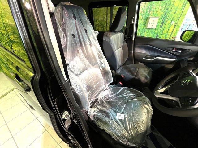 もちろん車内はキレイです♪よりクリーンな状態をキープしたいお客様には『ナノゾーンコート』がおすすめ!新型コロナウイルス対策や、除菌・消臭に効果を発揮し多くの方にご好評いただいております。