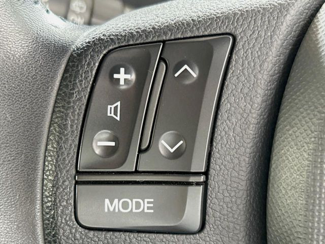【ステアリングスイッチ】運転中、前方から目線をそらすことなく、オーディオ等の操作が可能な便利機能!安心&快適なドライブを演出してくれます♪