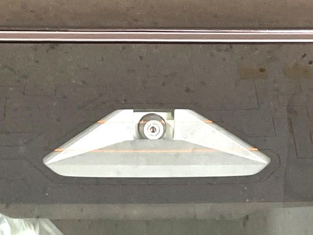 【スズキ セーフティサポート】走行中に前方の車両等を認識し、衝突しそうな時は警報とブレーキで衝突回避と被害軽減をアシスト。より安全にドライブをお楽しみいただけます。