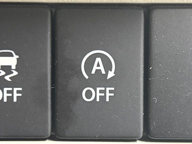 �y�A�C�h�����O�X�g�b�v�z�ԐM����a�؂Œ�Ԃ����ۂɃG���W�����~���A���ʂȔR���̏����}���܂��B�R��������ی�ɂȂ���@�\��G���W���̓u���[�L�𗣂��΍Ďn�����܂��B