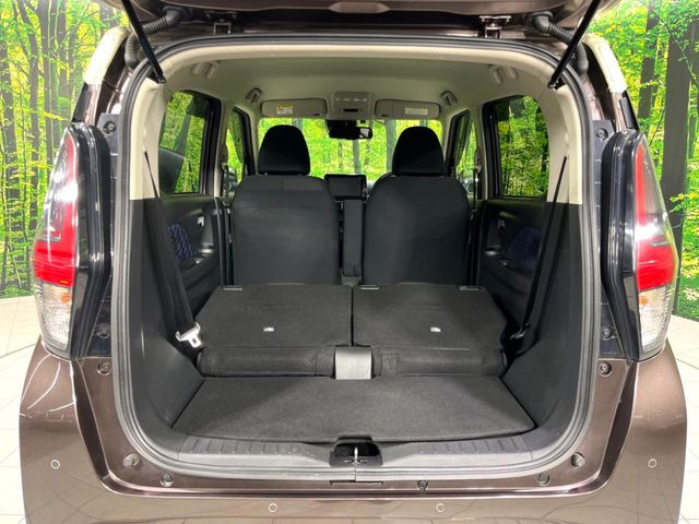 普段のお買い物や通勤、送迎等に十分な荷室スペースを確保しております。セカンドシートを倒すと、大きな荷物の積載も可能です♪