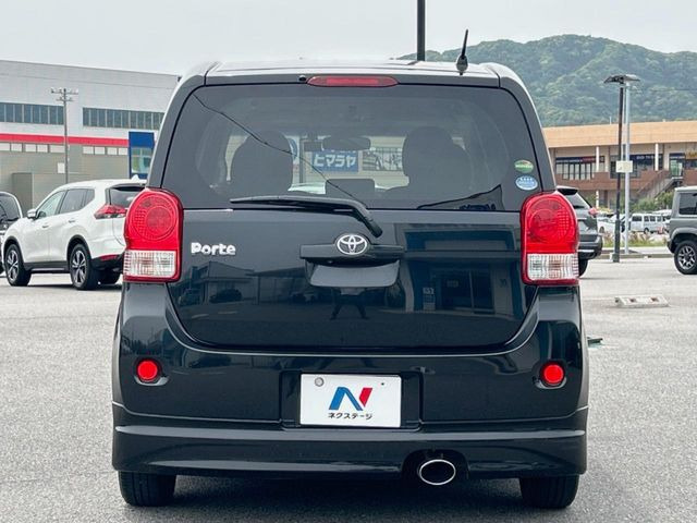 大好評のボディコーティング「弾スプラッシュコート」もご納車までに施工可能。通常のガラスコートと異なる、耐久年数6年の無機質ガラスコーティングが、ボディをキレイな状態に保ってくれます。