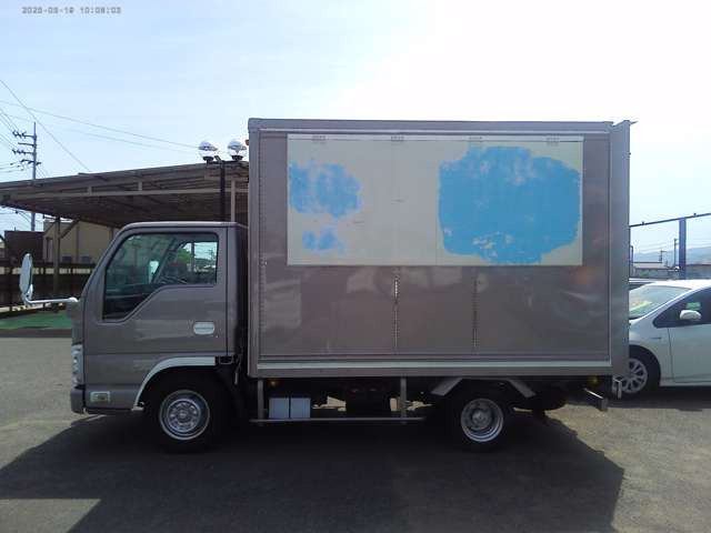 エルフ移動販売車