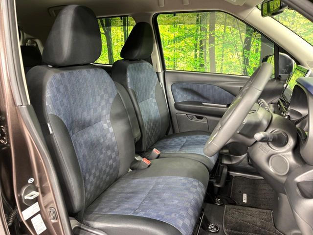 運転席シート廻りは使用感も少なく、良好な状態となっています。丁寧に使われていたことがよくわかりますね。