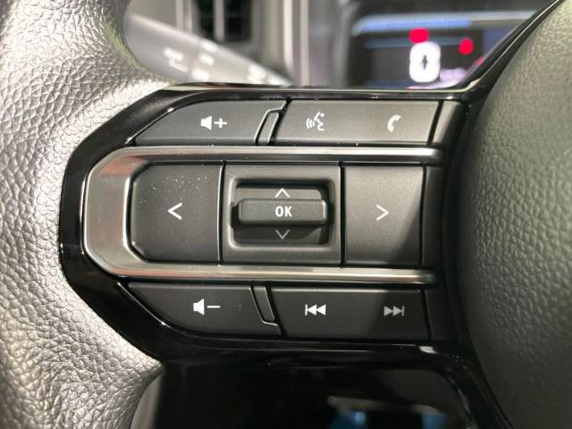 �y�X�e�A�����O�X�C�b�`�z�^�]���A�O������ڐ������炷���ƂȂ��A�I�[�f�B�I���̑��삪�\�ȕ֗��@�\!���S&���K�ȃh���C�u�����o���Ă���܂���