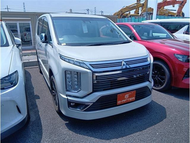 デリカD:5(三菱) アーバンギア 2.2 G パワーパッケージ 4WD　10型ナビ後席モニタ電動Rゲート両側電動ETC 中古車画像