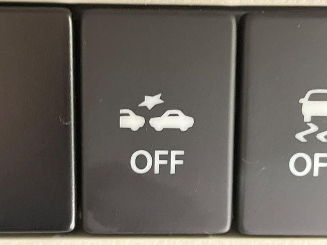 【スズキ セーフティサポート】走行中に前方の車両等を認識し、衝突しそうな時は警報とブレーキで衝突回避と被害軽減をアシスト。より安全にドライブをお楽しみいただけます。