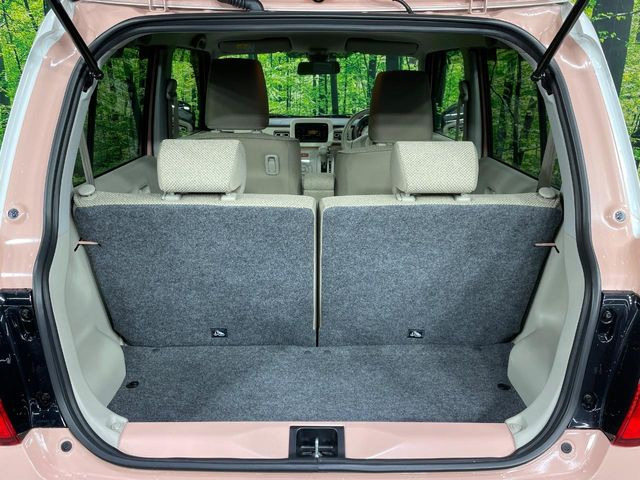 普段のお買い物や通勤、送迎等に十分な荷室スペースを確保しております。セカンドシートを倒すと、大きな荷物の積載も可能です♪