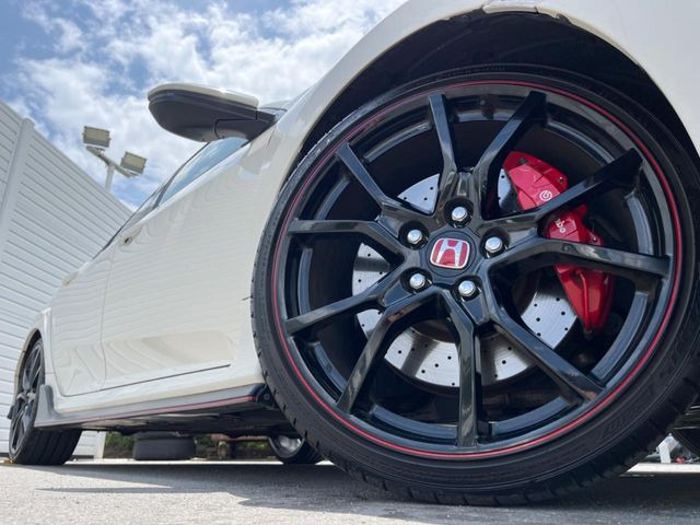 �y����20�C���`�A���~�z�C�[���z�O�ςɃ}�b�`���������A���~�z�C�[���𑕒����Ă���܂��B�e��ЊO�A���~�z�C�[����A�X�^�b�h���X�^�C�����戵�����Ă���܂��B���񂲑��k����������