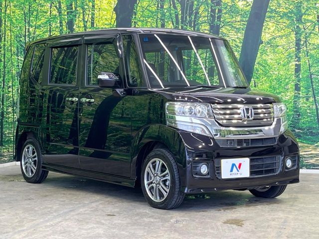 大好評のボディコーティング「弾スプラッシュコート」もご納車までに施工可能。通常のガラスコートと異なる、耐久年数6年の無機質ガラスコーティングが、ボディをキレイな状態に保ってくれます。