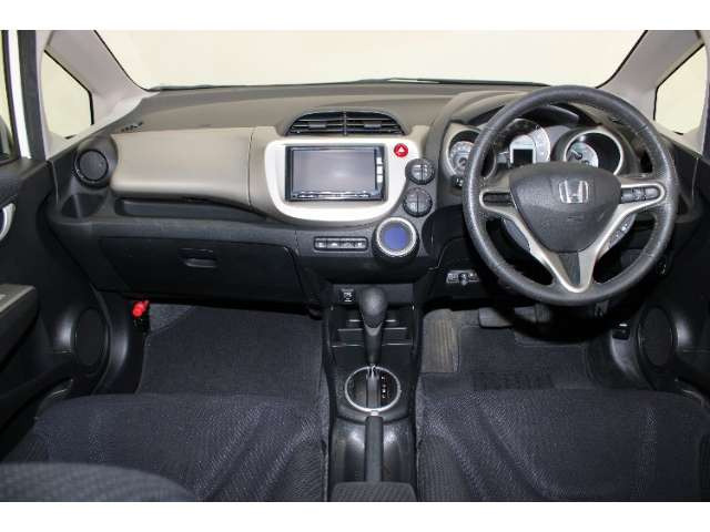 フィットハイブリッド1.3 10th アニバーサリー