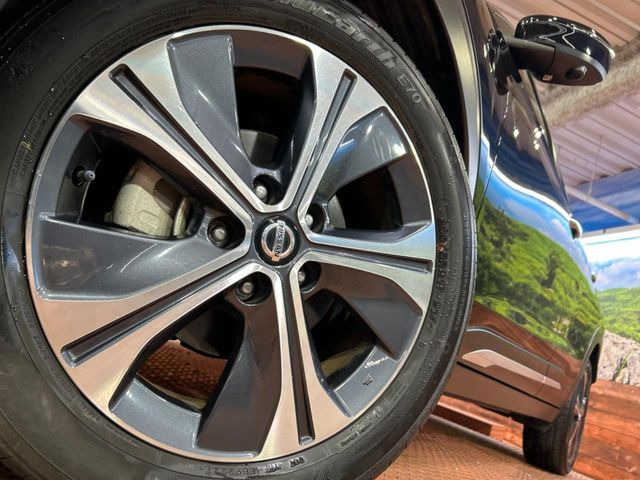 �y����17�C���`�A���~�z�C�[���z�O�ςɃ}�b�`���������A���~�z�C�[���𑕒����Ă���܂��B�e��ЊO�A���~�z�C�[����A�X�^�b�h���X�^�C�����戵�����Ă���܂��B���񂲑��k����������