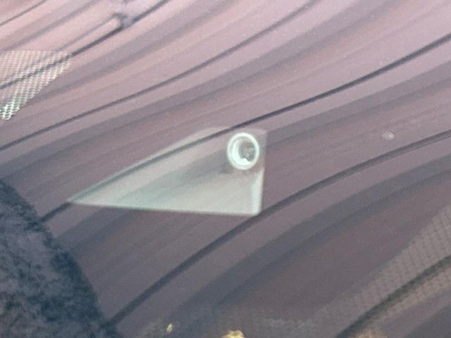 �y�C���e���W�F���g�G�}�[�W�F���V�[�u���[�L�z�t�����g�J�����őO���̎ԗ�����s�҂����m�B�Փ˂������Ȏ��͏Փ˔�Q�y���u���[�L���쓮�A�Փˉ�����T�|�[�g�B�����S�Ƀh���C�u�����y���݂��������܂��B