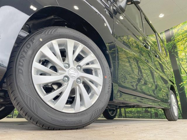 【純正アルミホイール】外観にマッチした純正アルミホイールを装着しております。各種社外アルミホイールや、スタッドレスタイヤも取扱いしております。是非ご相談ください♪