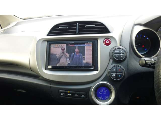 テレビ&安心のバックカメラ付きです。