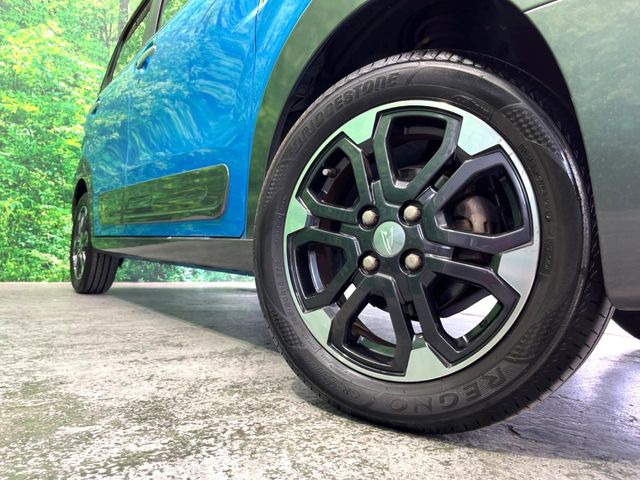 【純正15インチアルミホイール】外観にマッチした純正アルミホイールを装着しております。各種社外アルミホイールや、スタッドレスタイヤも取扱いしております。是非ご相談ください♪