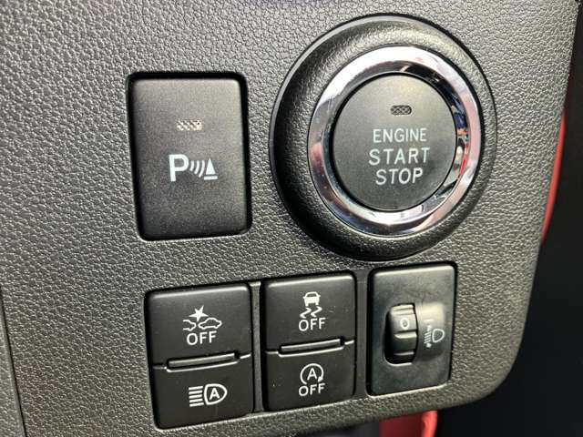 ★プッシュスタートシステム★エンジンスタートは最近はやりのプッシュスタート!鍵を車内に持ち込めばシリンダーに差し込まなくともボタン1つでエンジンがかかる★